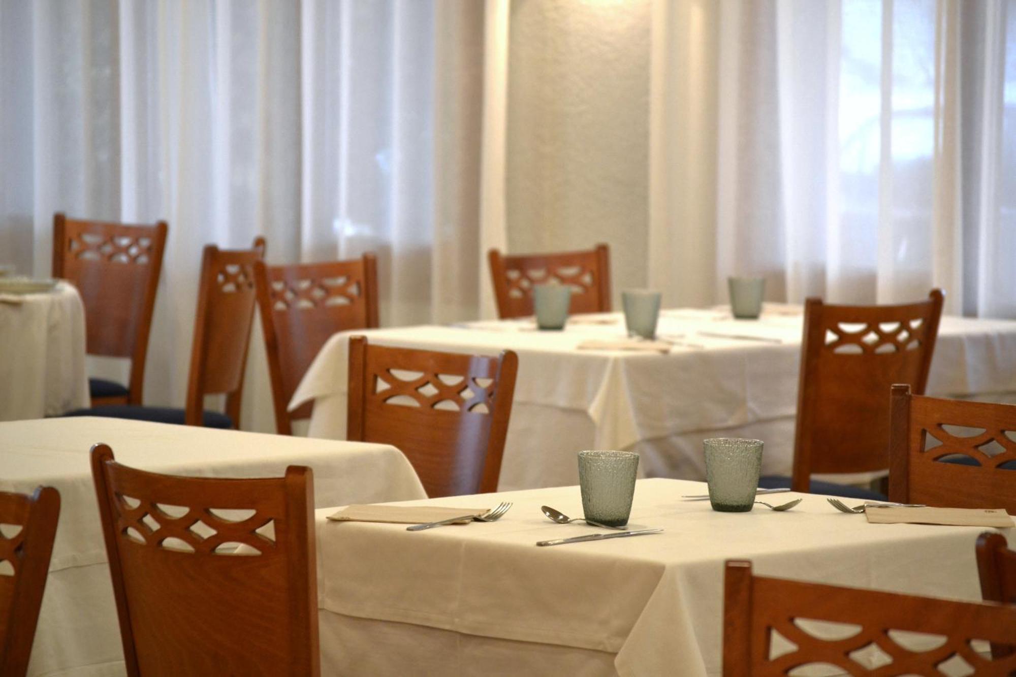Hotel Medes II ลาเอสตาร์ติต ภายนอก รูปภาพ